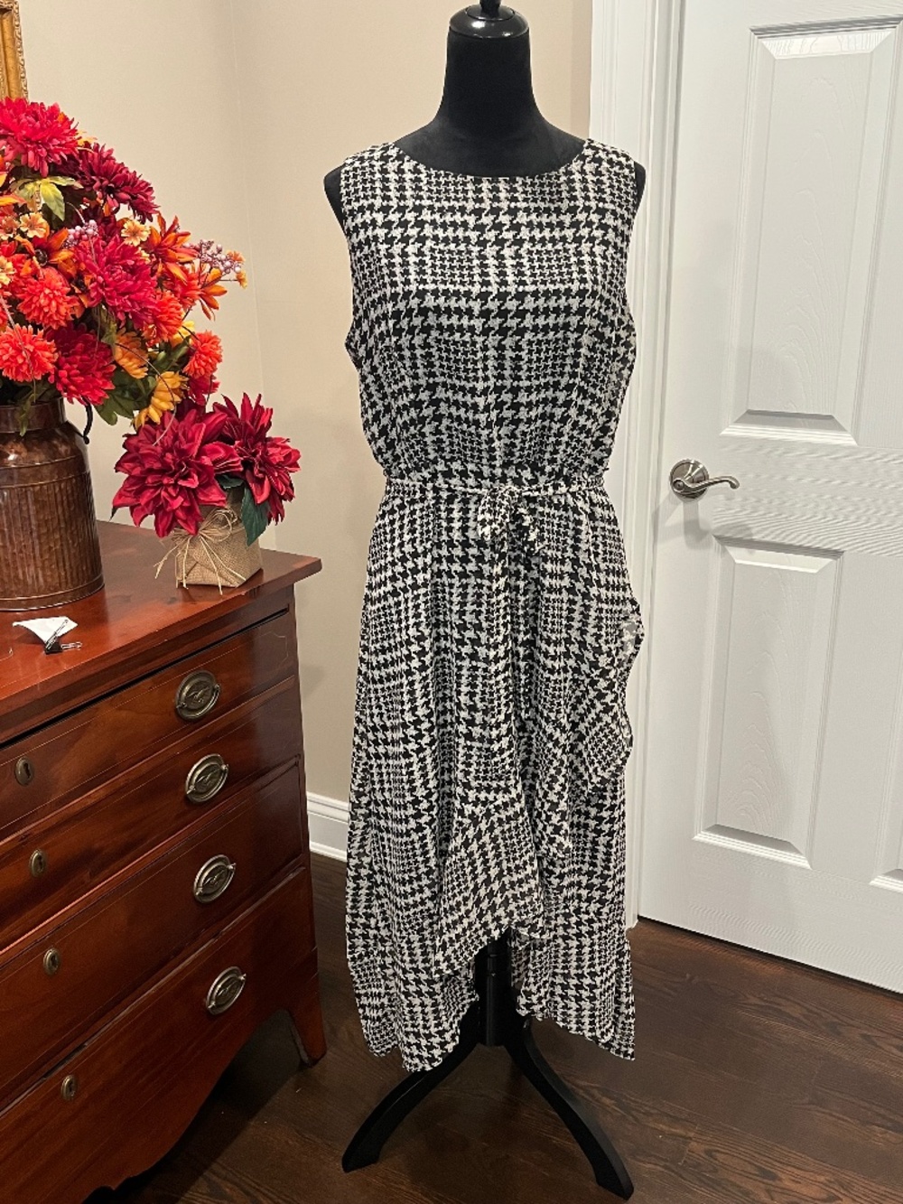 Sandra Darren Black & White Houndstooth High/Low Sleeveless Maxi Dress 14